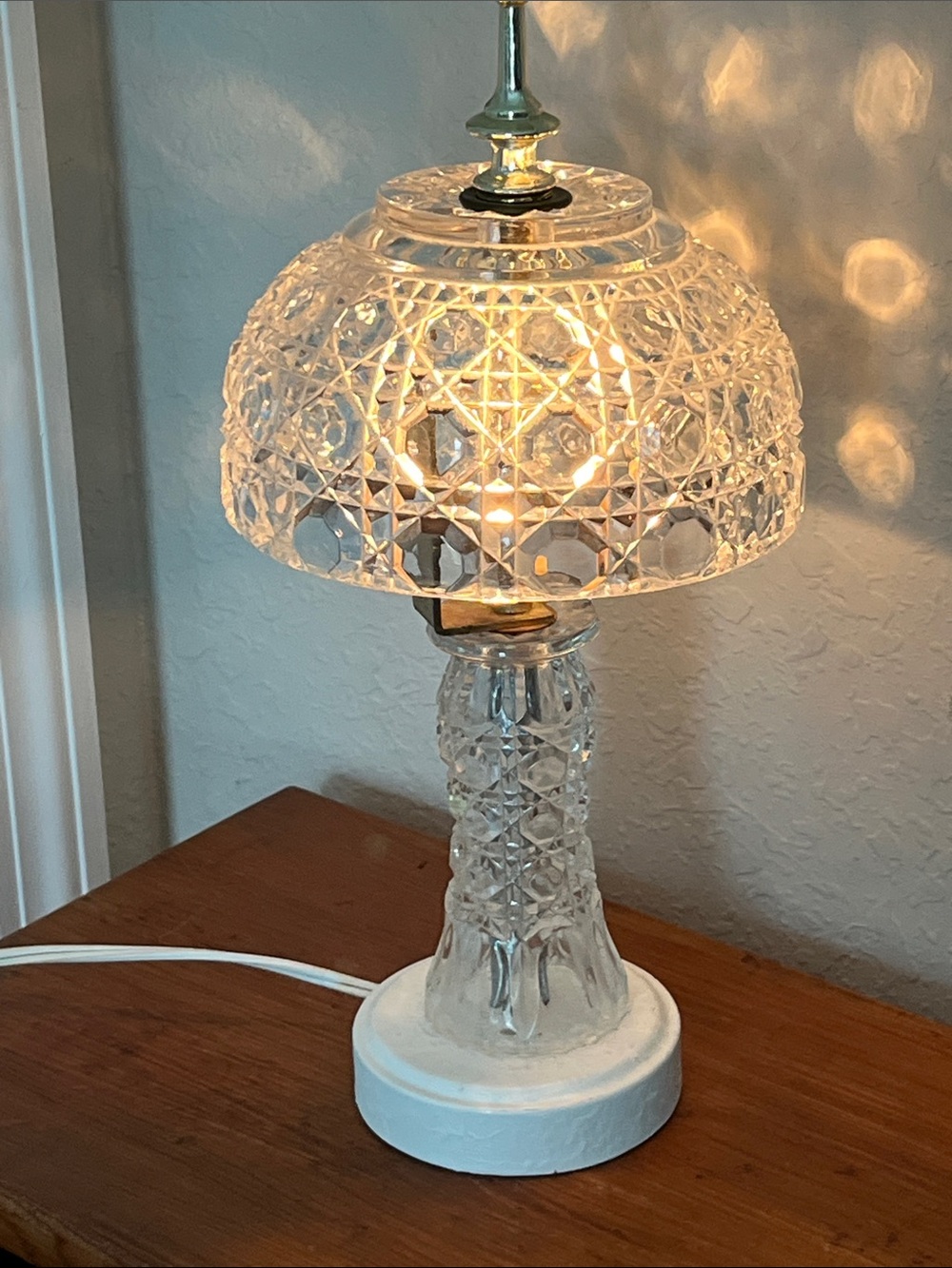 Federal Glass Co VTG Button &Cane Cut Glass Boudoir Table Lamp Brass Finial